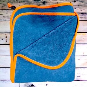 Norwex Kids fluffy thick towel. Used in very good condition.